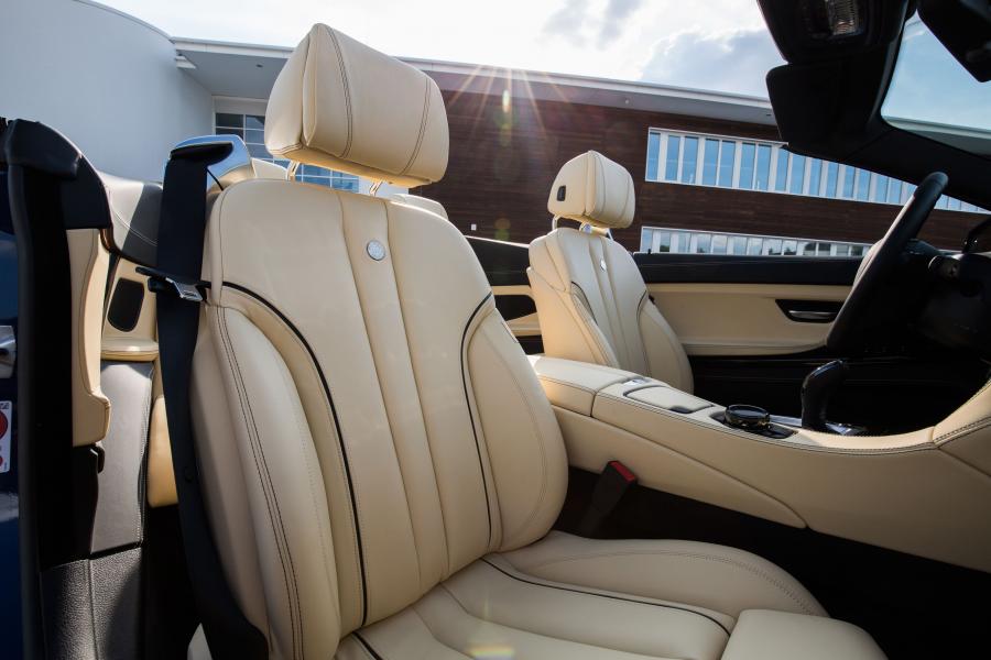 Интерьер Alpina B6 Bi-Turbo Cabrio Edition 50 (F12) 2015 года  (фото 9 из 26)